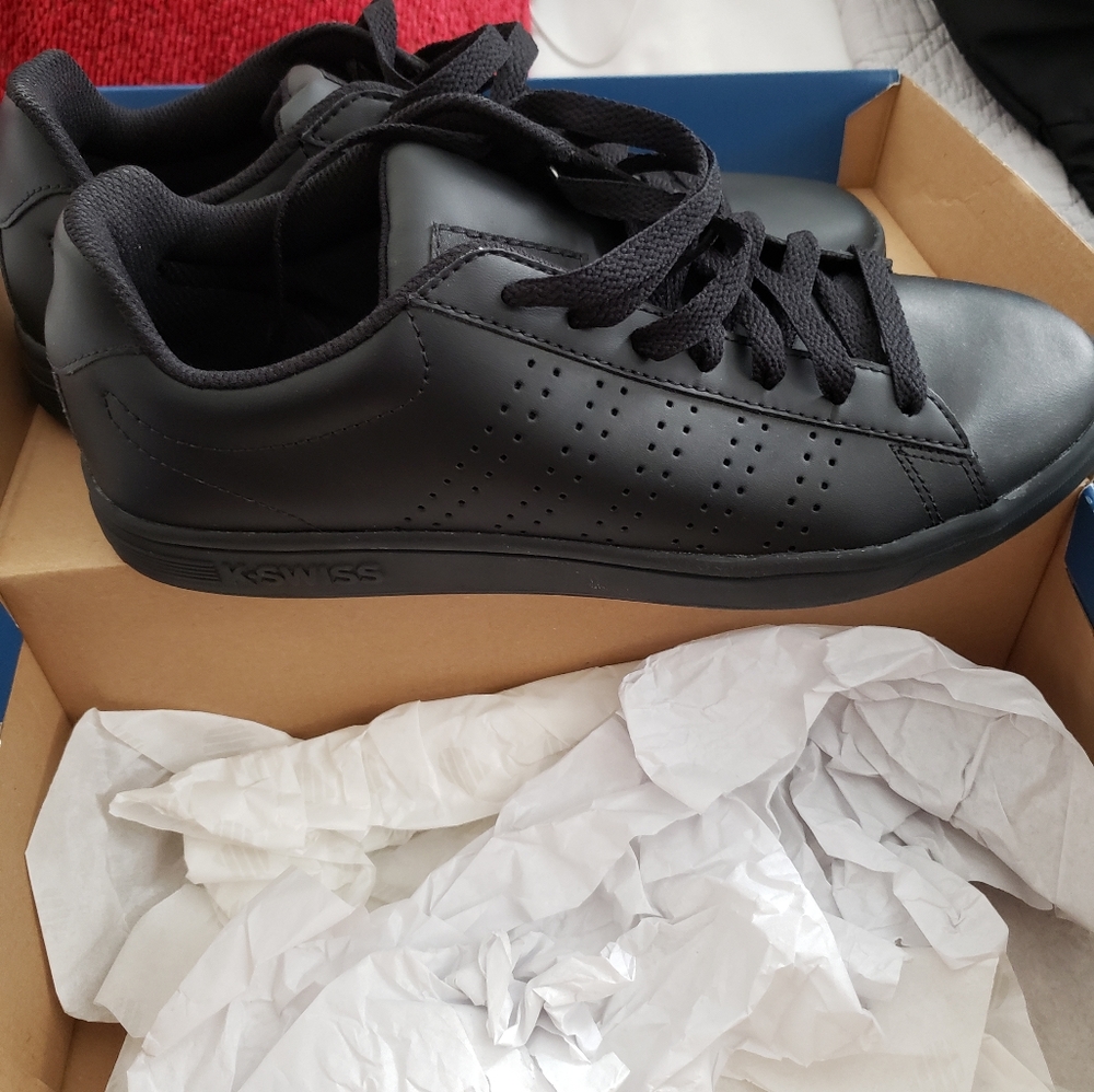 k swiss sneakers all black never worn